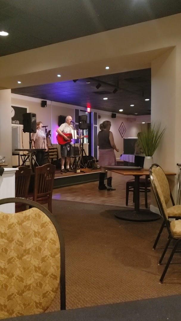 Woody's Bar and Grille